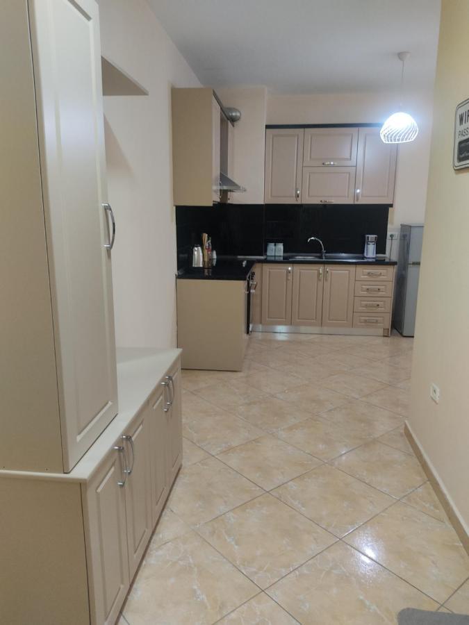 Chlo Apartment 2 Tiran Dış mekan fotoğraf