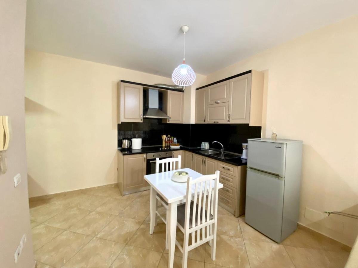 Chlo Apartment 2 Tiran Dış mekan fotoğraf