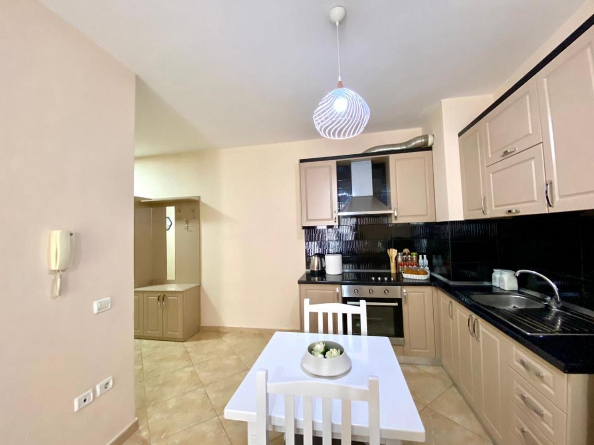 Chlo Apartment 2 Tiran Dış mekan fotoğraf